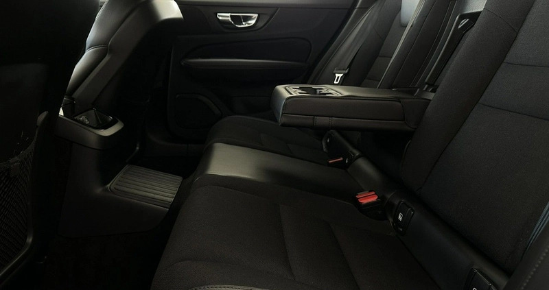 Volvo V60 cena 129900 przebieg: 164529, rok produkcji 2019 z Sztum małe 781
